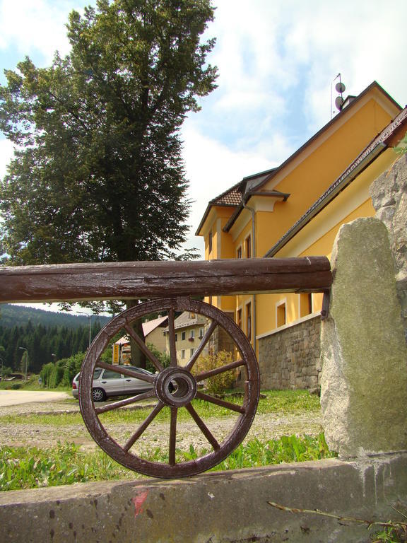 Pension Pod Lipou Loučovice Kültér fotó
